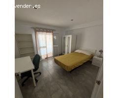 Estupenda vivienda para estudiantes en Barriada Hispalis esquina con Ramón y Cajal