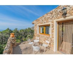 CASA DE PIEDRA EN LA RESERVA DE GALATZO