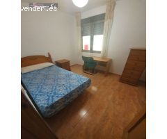 PISO CON  AMPLIO PATIO PARA ESTUDIANTES