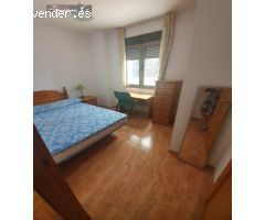 PISO CON  AMPLIO PATIO PARA ESTUDIANTES