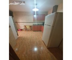 PISO CON  AMPLIO PATIO PARA ESTUDIANTES