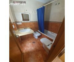 PISO CON  AMPLIO PATIO PARA ESTUDIANTES