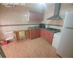 PISO CON  AMPLIO PATIO PARA ESTUDIANTES