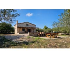 Magnífica finca rústica con casa de campo estilo Masía de 122 M2
