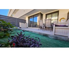 Moderno Apartamento con jardín y piscina comunitarios, a 70 m de la Playa