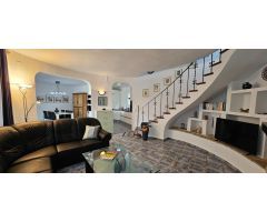Bonito Chalet unifamiliar, con preciosa parcela ajardinada a escasos 250 m de la playa