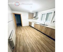 SE VENDE PISO REFORMADO DE 4 HABITACIONES EN EL CENTRO
