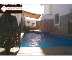 BONITA VILLA INDEPENDIENTE CON PISCINA - ASCENSOR  Y GARAJE EN FUENGIROLA - LOS PACOS