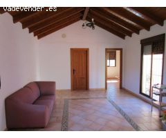CASA DE CAMPO CON BARBACOA Y BUENAS VISTAS EN PARCELA COMPARTIDA CON OTRA CASA. ZONA TRANQUILA