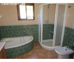 CASA DE CAMPO CON BARBACOA Y BUENAS VISTAS EN PARCELA COMPARTIDA CON OTRA CASA. ZONA TRANQUILA