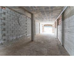 LOCAL COMERCIAL EN ESQUINA EN ZONA CÉNTRICA