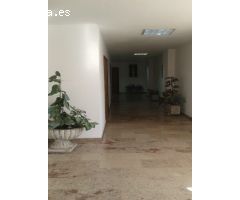 SE ALQUILA OFICINA CON DOS DESPACHOS
