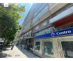 PISO DE TRES DORMITORIOS EN VENTA, EN AV. CANTABRIA