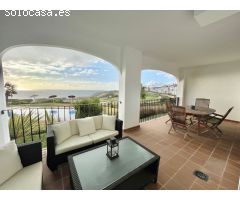 Hermoso apartamento con espectaculares vistas en primera linea de playa y golf en Alcaidesa