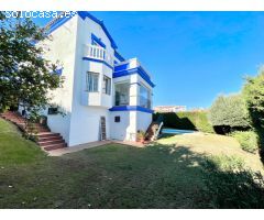 Preciosa casa de cuatro cuartos con espectaculares vistas al mar en Alcaidesa