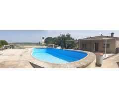 OPORTUNIDAD DE CHALET ZONA POLIGONO LA PAHILLA CON PISCINA ,BARBACOA,TRASTERO Y TERRENO EN CHIVA