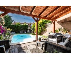 ESPECTACULAR CASA CON PISCINA PRIVADA !!