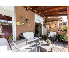 ESPECTACULAR CASA CON PISCINA PRIVADA !!
