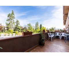 ESPECTACULAR CASA CON PISCINA PRIVADA !!