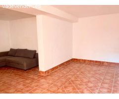 ???? Casa adosada con sótano, patio y excelente ubicación en Bormujos (Calle La Luna)