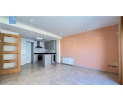 DÚPLEX CON TERRAZA I PÀRQUING