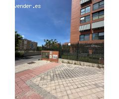 Plaza de Garaje en urbanización cerrada