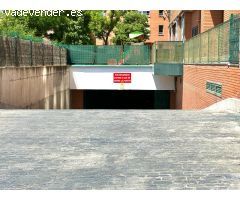 Plaza de Garaje en urbanización cerrada
