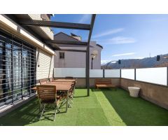 ¡¡¡PRECIOSO CASA CON TODO EL CONFORT Y LUJO QUE MERECES EN GRANADA!!! VEN A VISITARLO