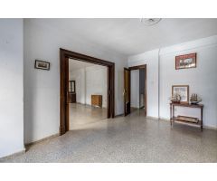 PISO EN PLENO CENTRO DE GRANADA
