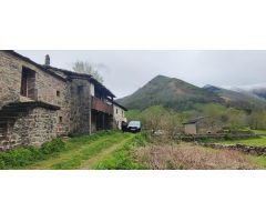 CABAÑA ADOSADA EN VEGA DE PAS.-