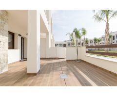 Bungalow 2 dormitorios 2 baños,terraza y  piscina comunitaria en Los Balcones, Torrevieja (Alicante)