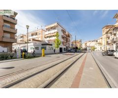 ¡PISO DE 3 DORMITORIOS EN ARMILLA A PIE DE METRO!