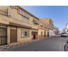 ???? Adosado con dos viviendas independientes en Armilla – ¡Ideal para vivir o invertir!