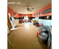 ZONA HIGUERON -Oportunidad única en el corazón del barrio! Casa + negocio en venta