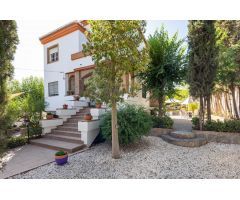 Genuina casa en venta en La Zubia (Granada)