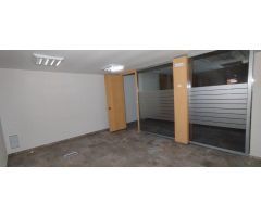 Local comercial de 200 m2 en Oliva