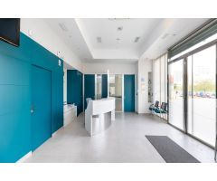 LOCAL COMERCIAL JUNTO AL CAMPUS DE LA SALUD