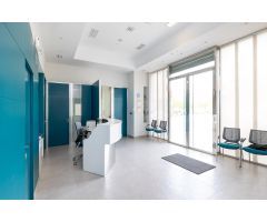 LOCAL COMERCIAL JUNTO AL CAMPUS DE LA SALUD
