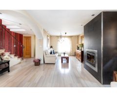 SALE A LA VENTA UNA FANTASTICA VIVIENDA UNIFAMILIAR PAREADA