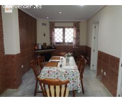 ???? ¡Espacioso Hogar con Patio, Terraza, Garaje y 5 Habitaciones en Ubicación Privilegiada! ?