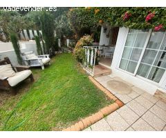 2 dormitorios y 1 baño en planta baja con jardin
