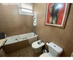 2 dormitorios y 1 baño en planta baja con jardin