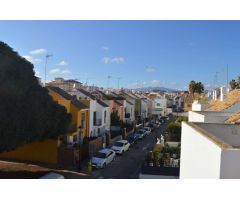 Excelente chalet adosado a la venta en Los Boliches
