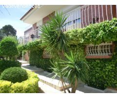 Casa en venta con piscina privada en Figueres
