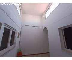 CASA BAJA CON GARAJE