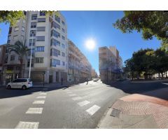 OPORTUNIDAD, DOS LOCALES COMERCIALES EN ANTONIO PASCUAL QUILES ESQUINA AV. DE LA LIBERTAD
