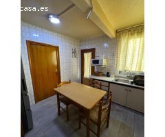 COQUETO PISO EN ZONA CARRUS!!! CON TRES HABITACIONES.