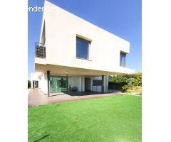 PRECIOSA VIVIENDA UNIFAMILIAR PEÑA DE LAS AGUILAS