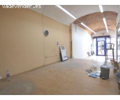 PALAMÓS: local comercial de 60 m2.apróx. en perfecto estado, con escaparate. Ideal exposición, etc..