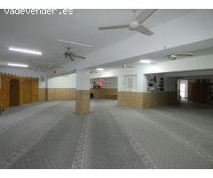 ST.JOAN DE PALAMÓS: SE VENDE LOCAL COMERCIAL de 304 m2, totalmente diáfano y con 4 aseos y cocina.